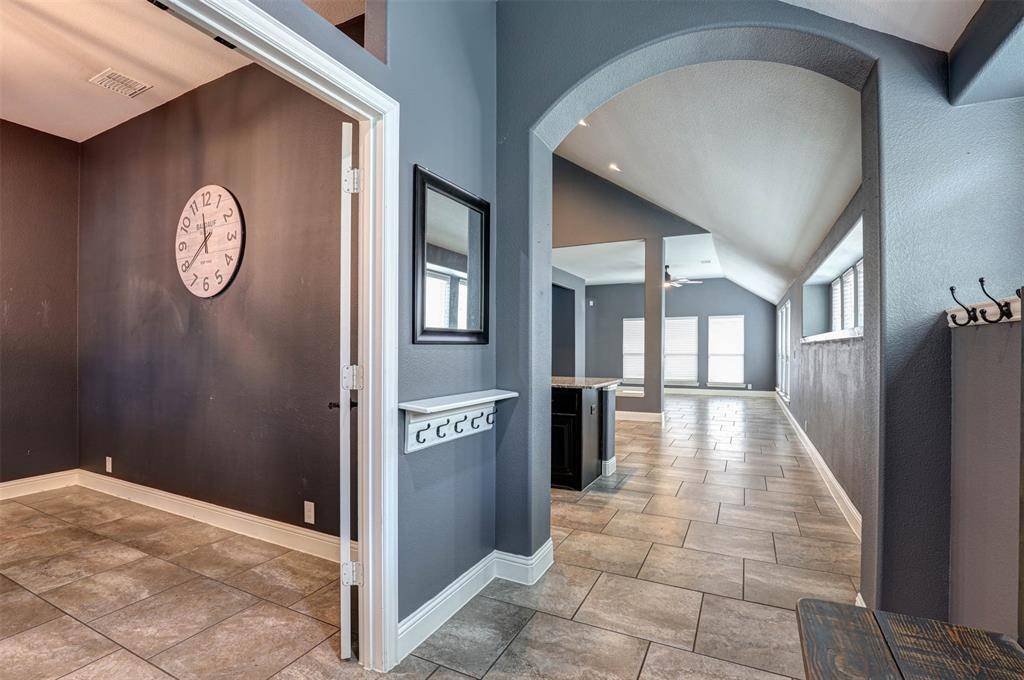 9501 Meadowpark Drive, Denton, TX 76226