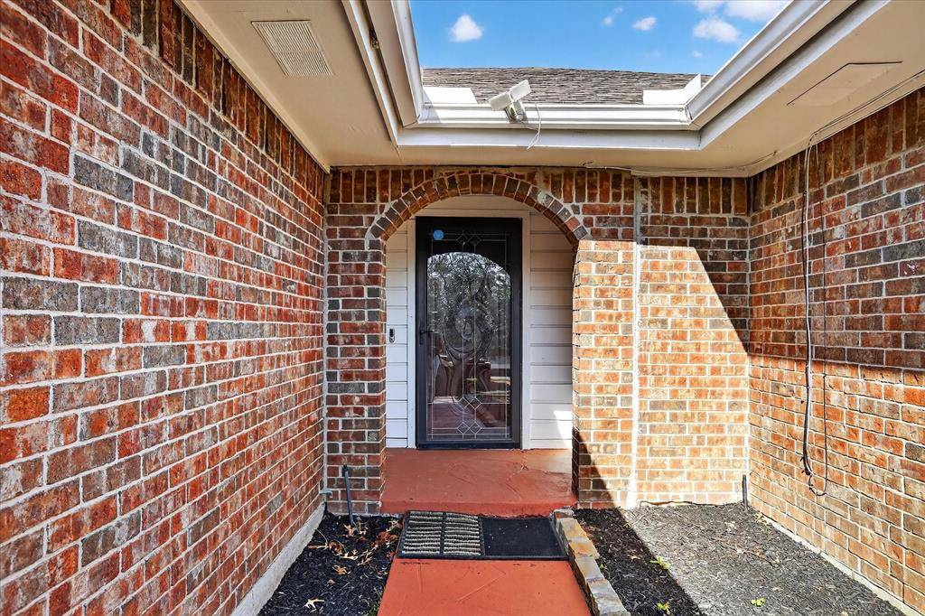 2010 Libby Lane, Grand Prairie, TX 75050