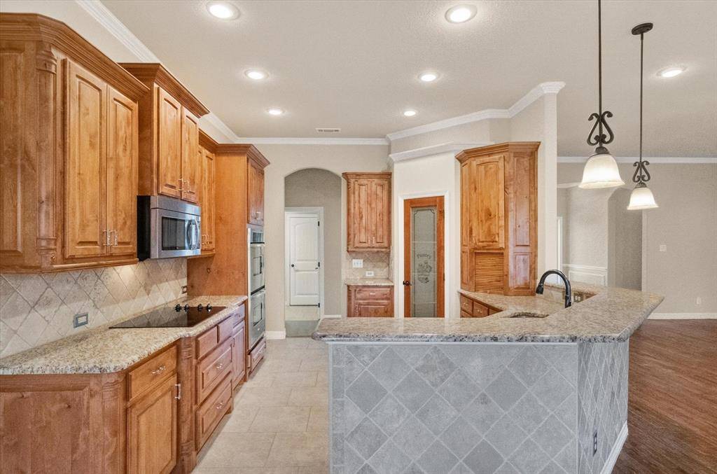 1109 Alexander Court, Midlothian, TX 76065