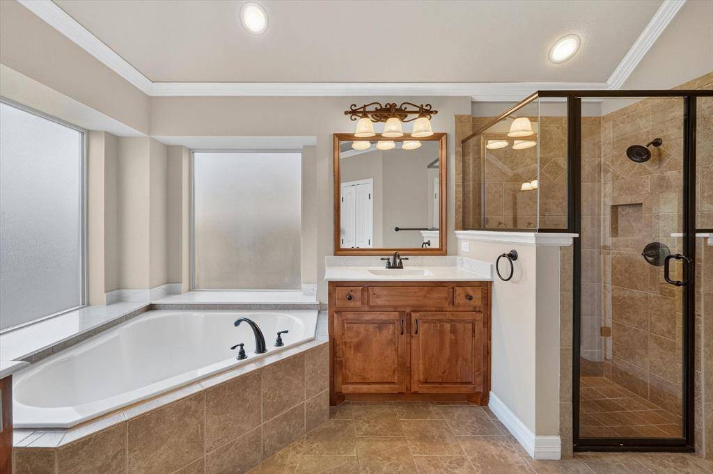 1109 Alexander Court, Midlothian, TX 76065