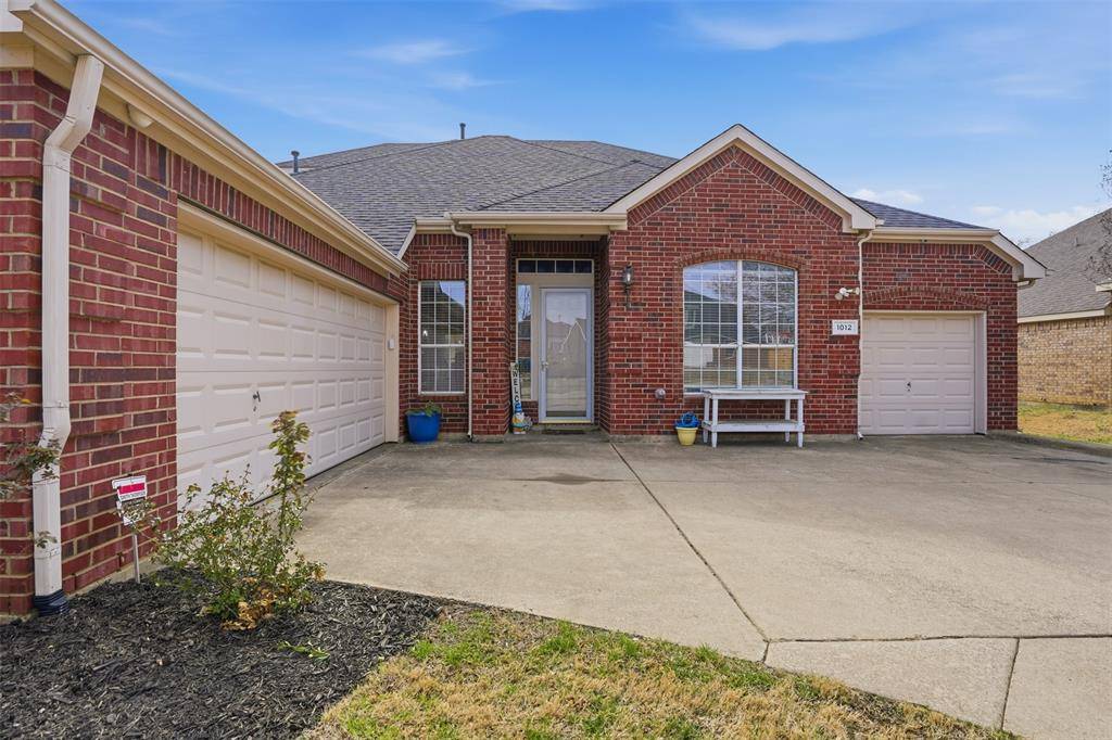 1012 Wedgewood Drive, Mansfield, TX 76063