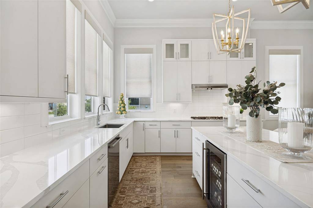 15015 Oak Street, Addison, TX 75001