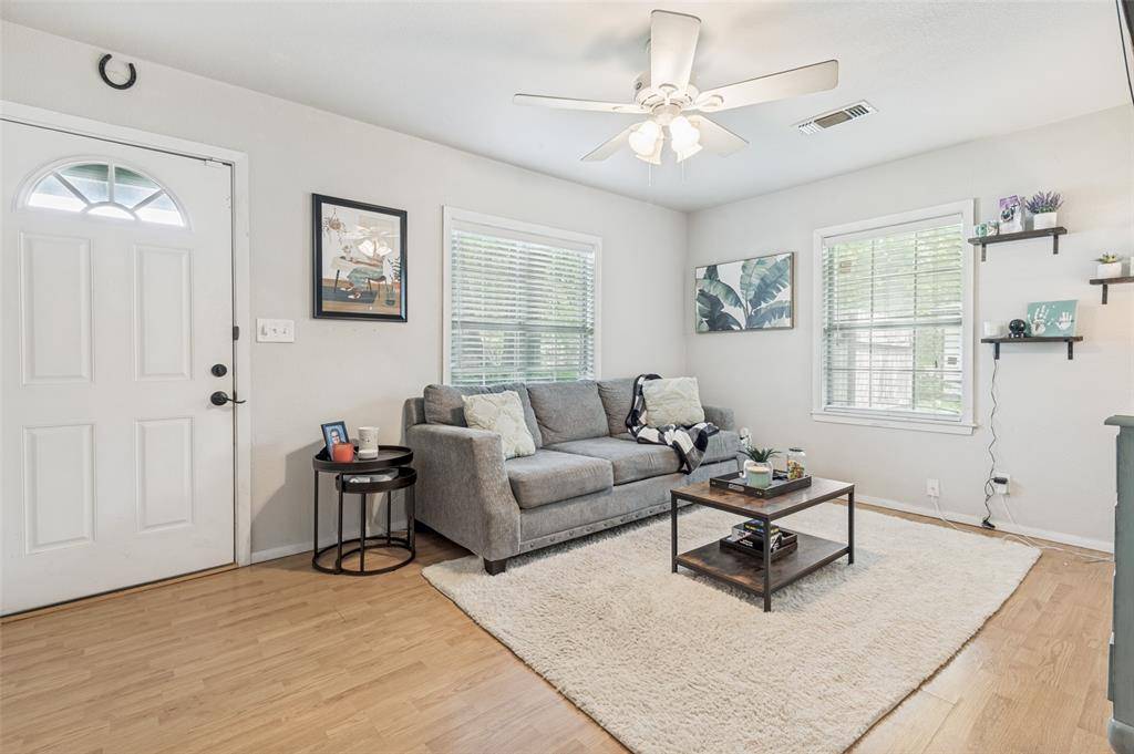 2418 W 5th Street, Irving, TX 75060