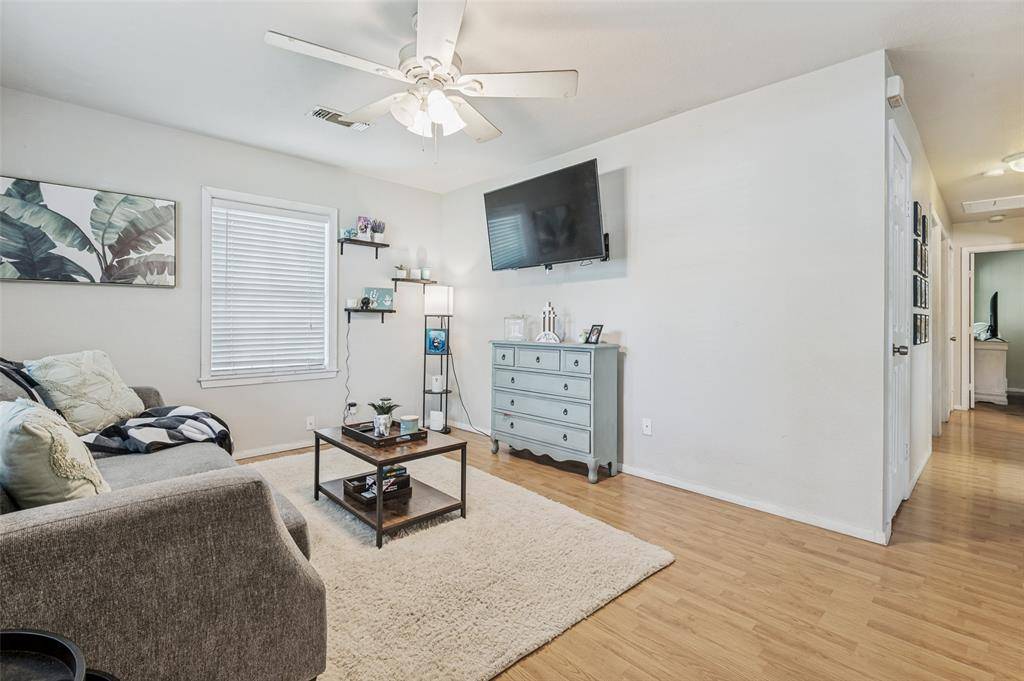 2418 W 5th Street, Irving, TX 75060