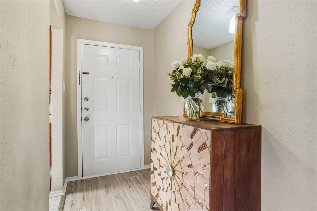 702 Michol Street, Grapevine, TX 76051