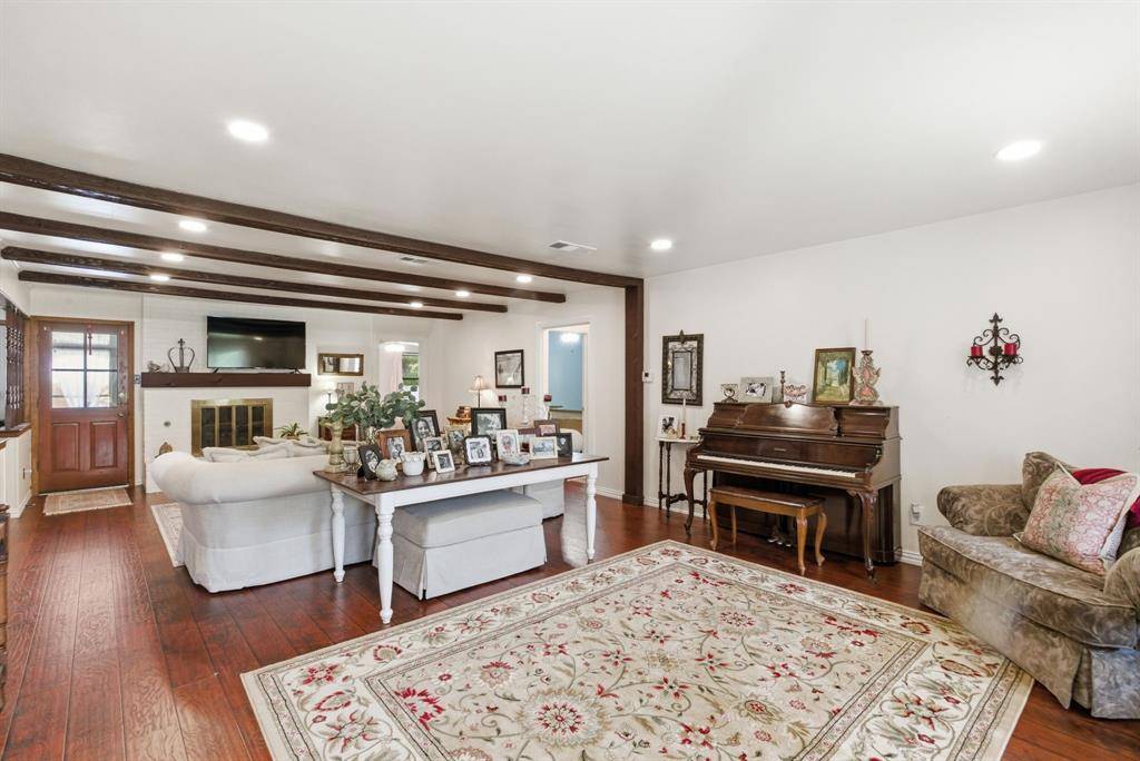 807 Keller Avenue, Benbrook, TX 76126