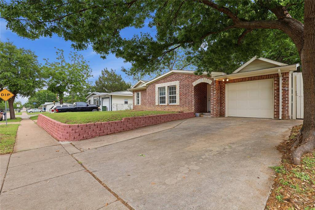 1314 E Lovers Lane, Arlington, TX 76010
