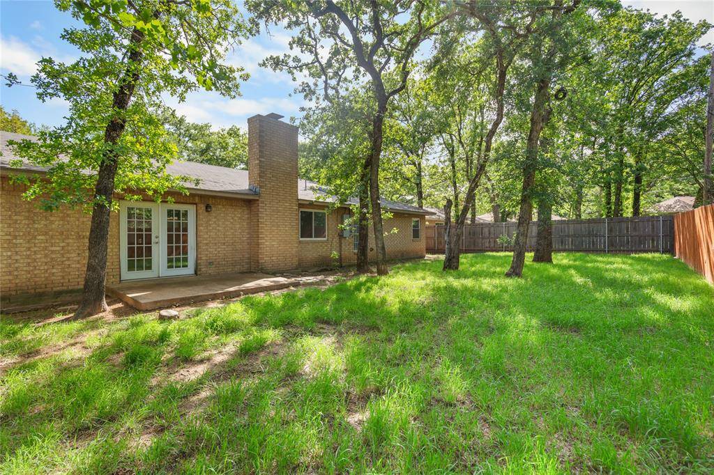 1109 Pine Ridge Drive, Azle, TX 76020