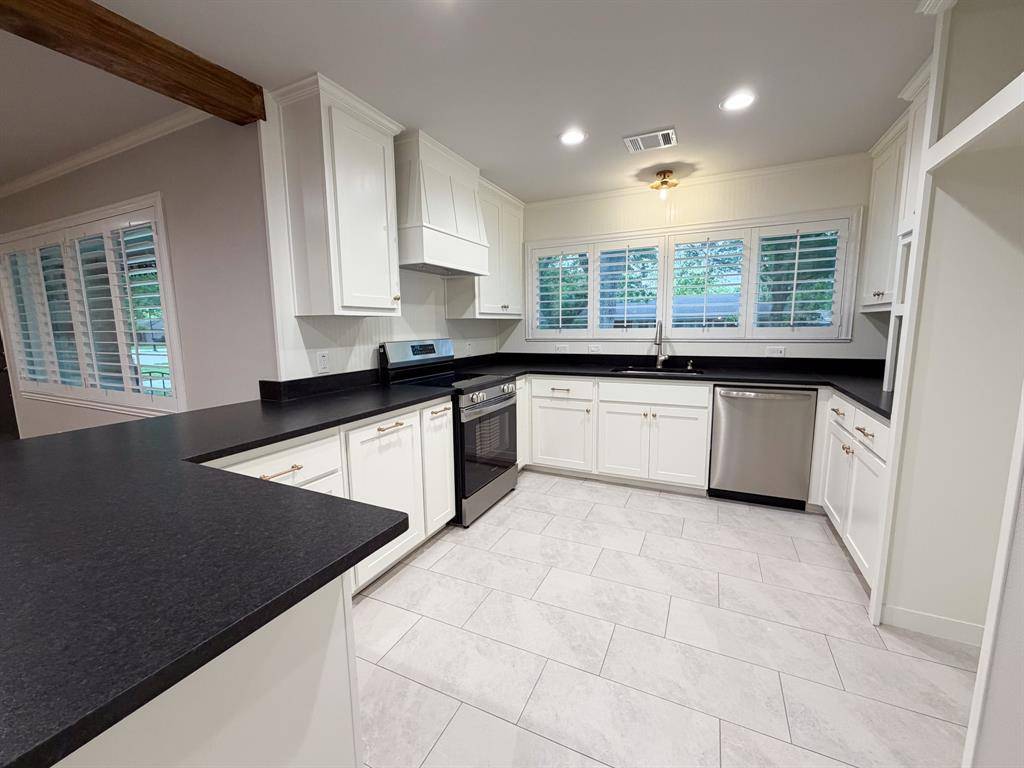 113 Monticello Drive, Waxahachie, TX 75165