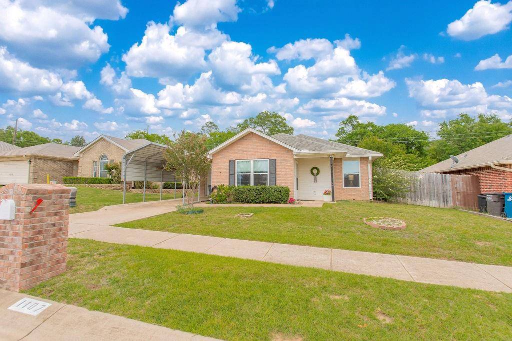 1107 Woodland Park Drive, Lindale, TX 75771
