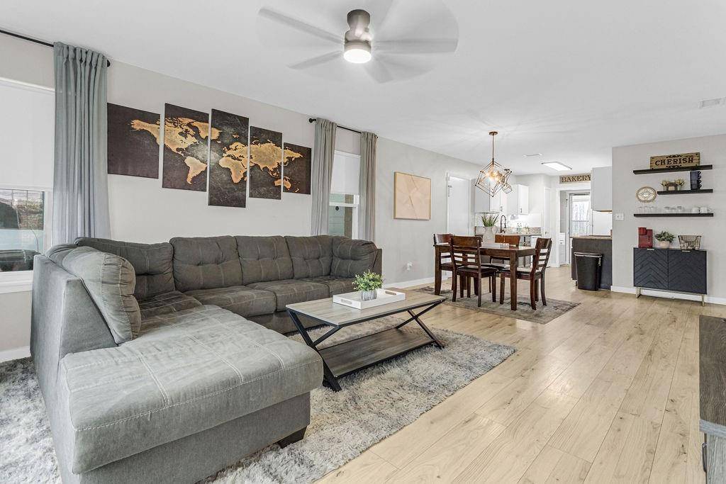 1107 Woodland Park Drive, Lindale, TX 75771