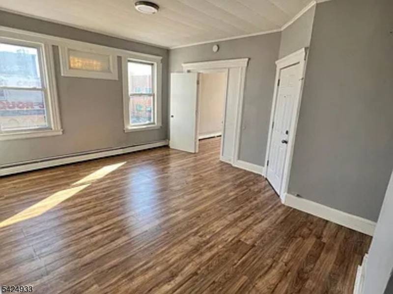 489 Market St, Paterson City, NJ 07501