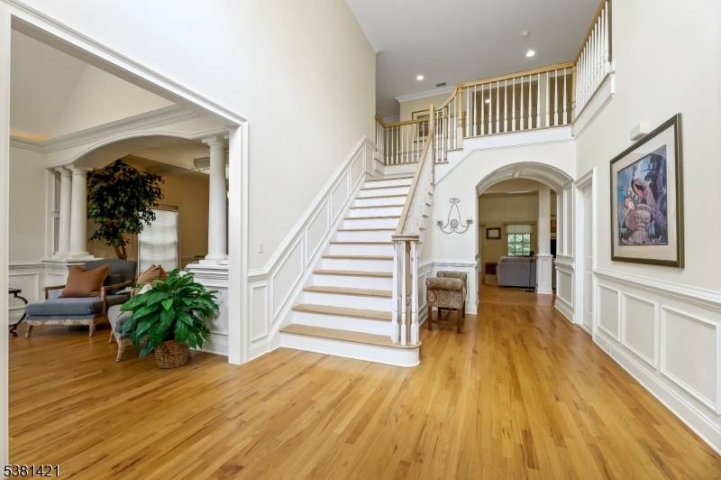 22 Meadow Lake Dr, Mahwah Twp., NJ 07430