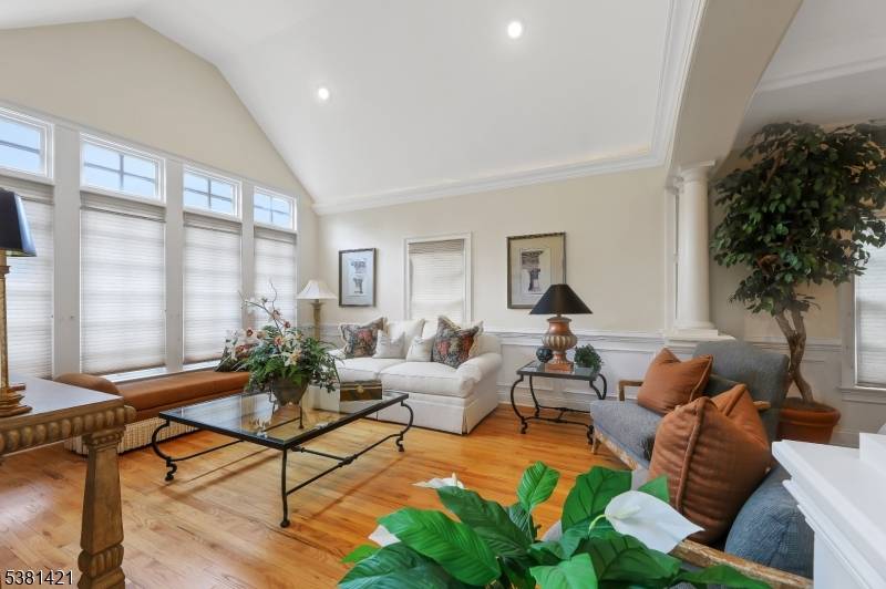 22 Meadow Lake Dr, Mahwah Twp., NJ 07430