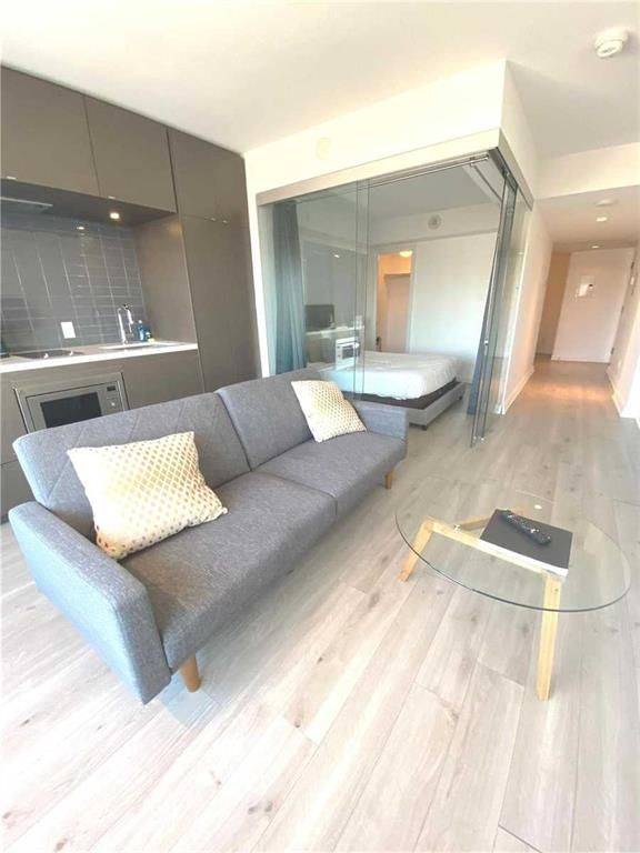 155 Yorkville AVE #920, Toronto C02, ON M5R 0B4