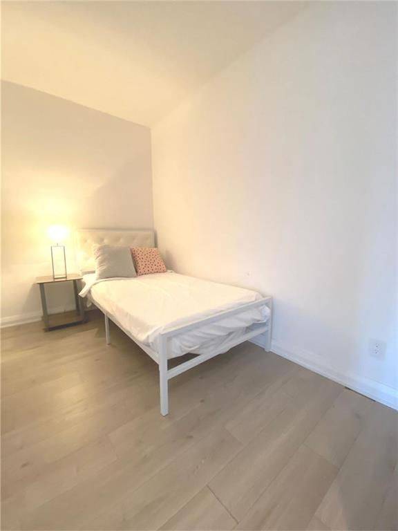 155 Yorkville AVE #920, Toronto C02, ON M5R 0B4