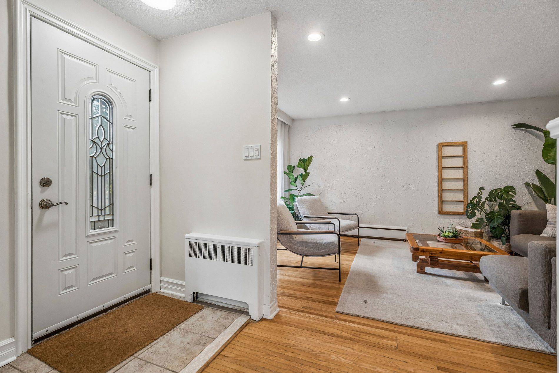 40 Seaton DR, Aurora, ON L4G 2K1