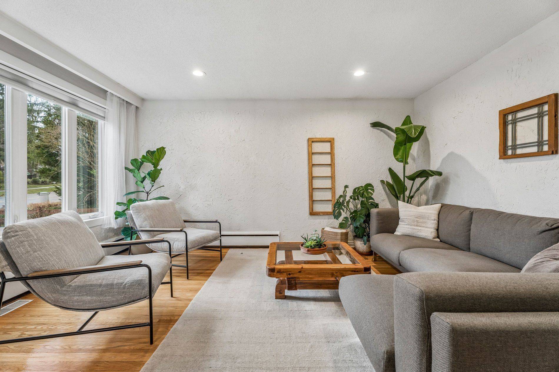 40 Seaton DR, Aurora, ON L4G 2K1