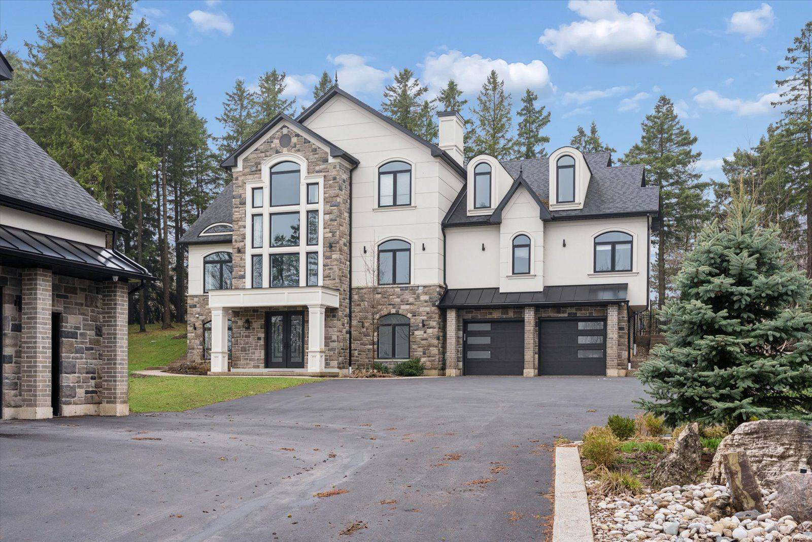 5040 Mount Nemo CRES, Burlington, ON L7M 0T6