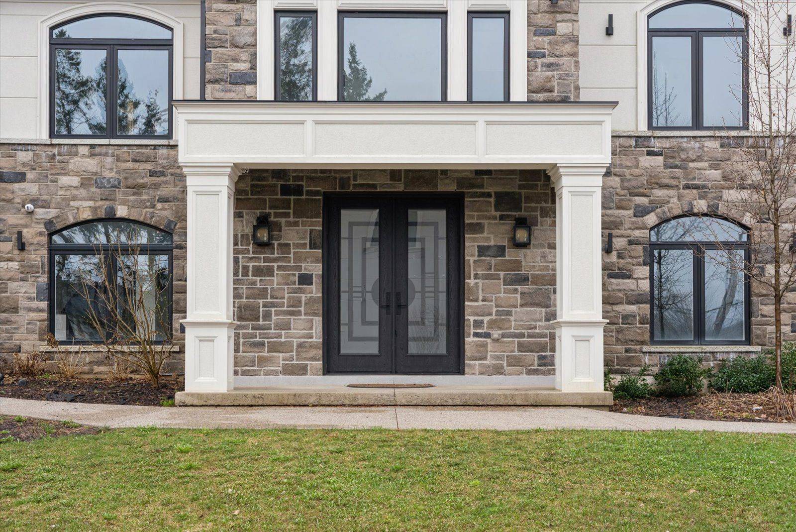 5040 Mount Nemo CRES, Burlington, ON L7M 0T6