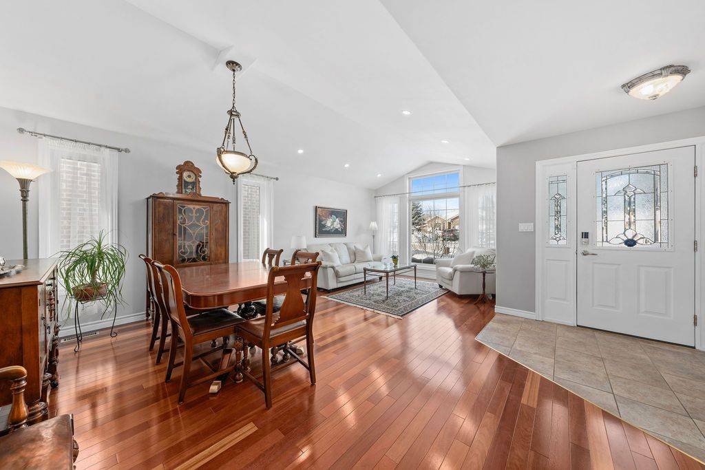 5 Simcoe DR, Belleville, ON K8N 0N7