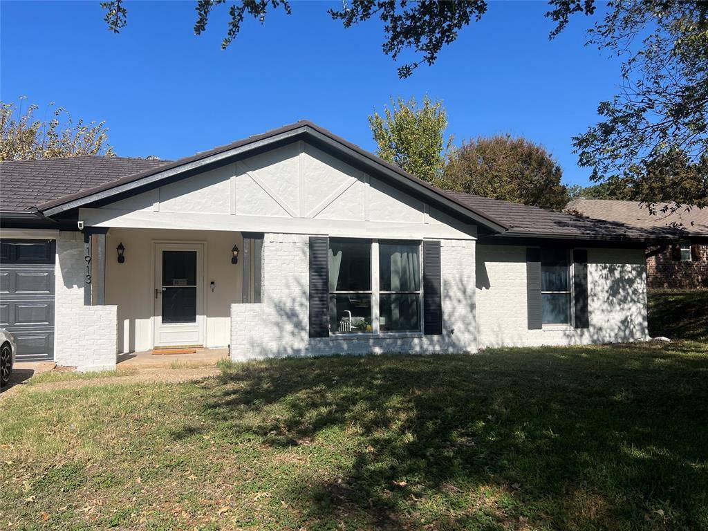 1913 Lynbrook Lane, Arlington, TX 76015