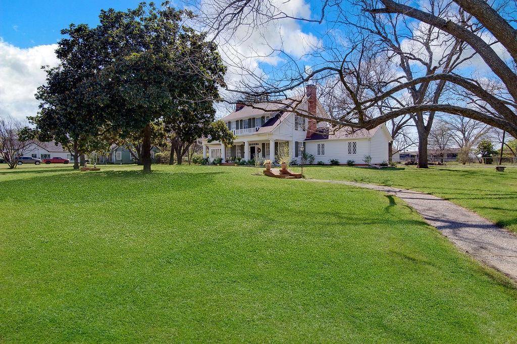 1200 Park Drive, Hillsboro, TX 76645