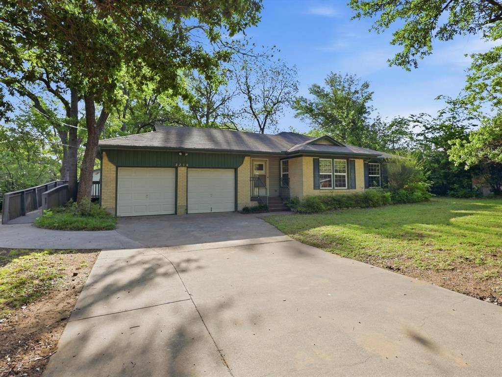 2210 Robinwood Lane, Denton, TX 76209