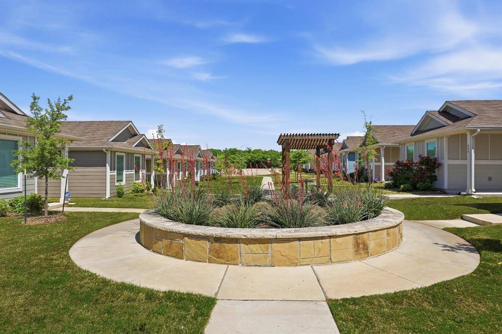 454 Eagle Wind Way, Ferris, TX 75125