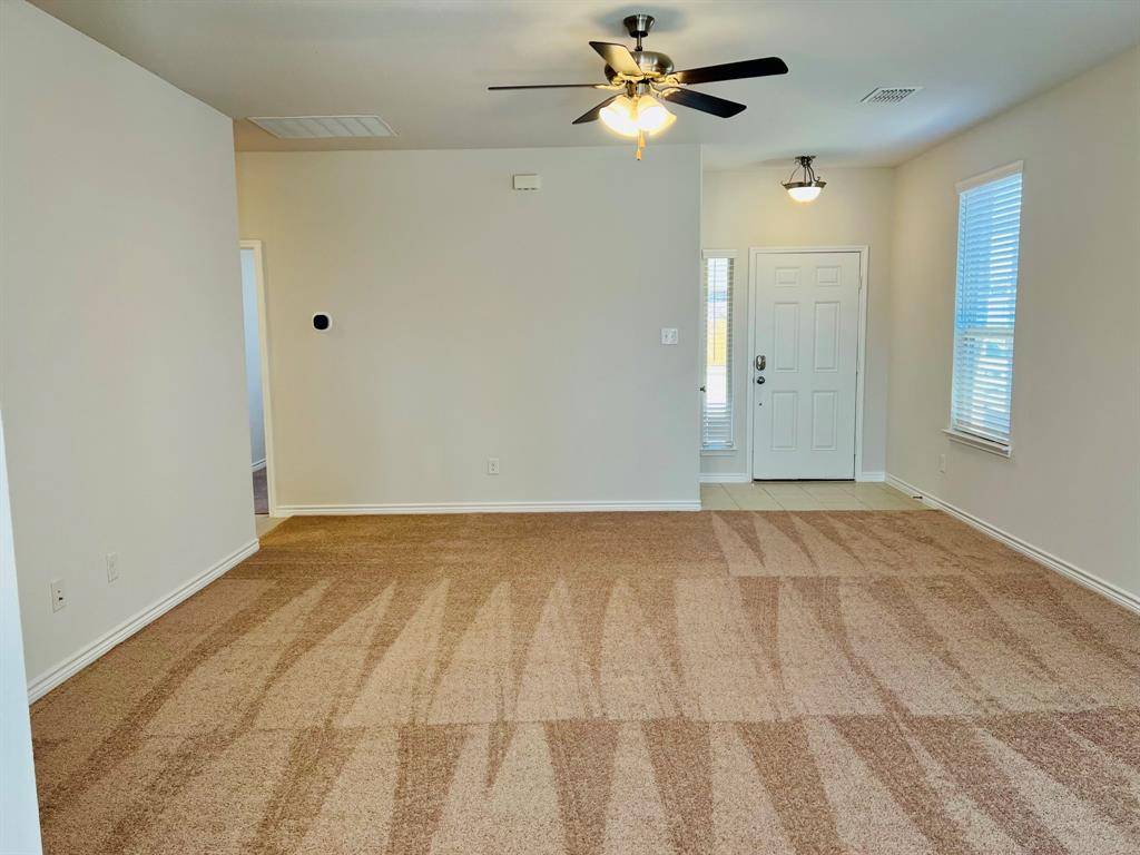 812 Peaceful Brook Drive, Fort Worth, TX 76140