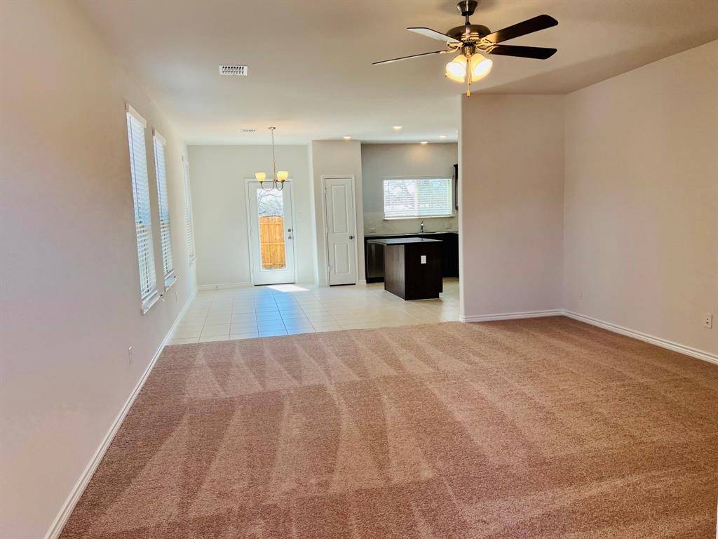 812 Peaceful Brook Drive, Fort Worth, TX 76140