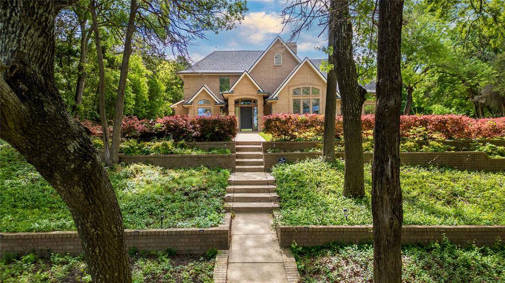 1254 Whispering Oaks Drive, Desoto, TX 75115