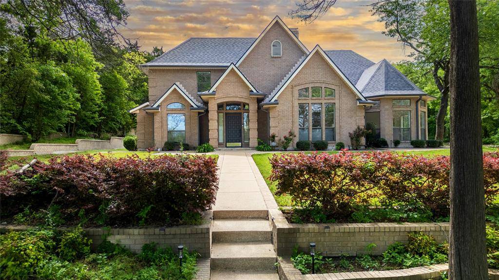 1254 Whispering Oaks Drive, Desoto, TX 75115