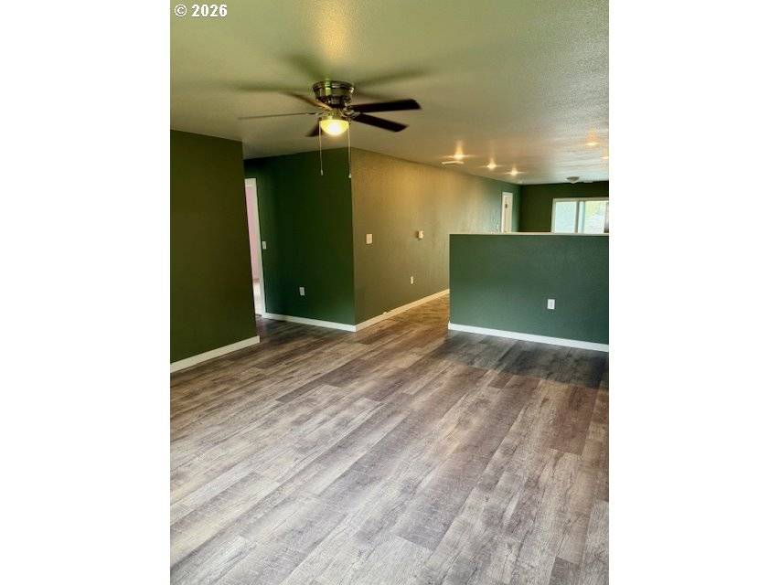 440 MONT ST, Canyonville, OR 97417