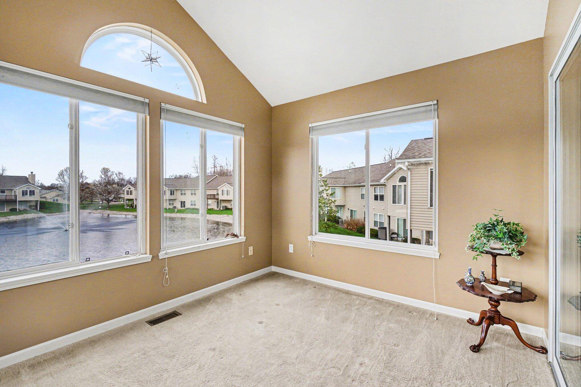 2005 Quail Cove DR, Oshtemochartertownship_kalamazoo, MI 49009