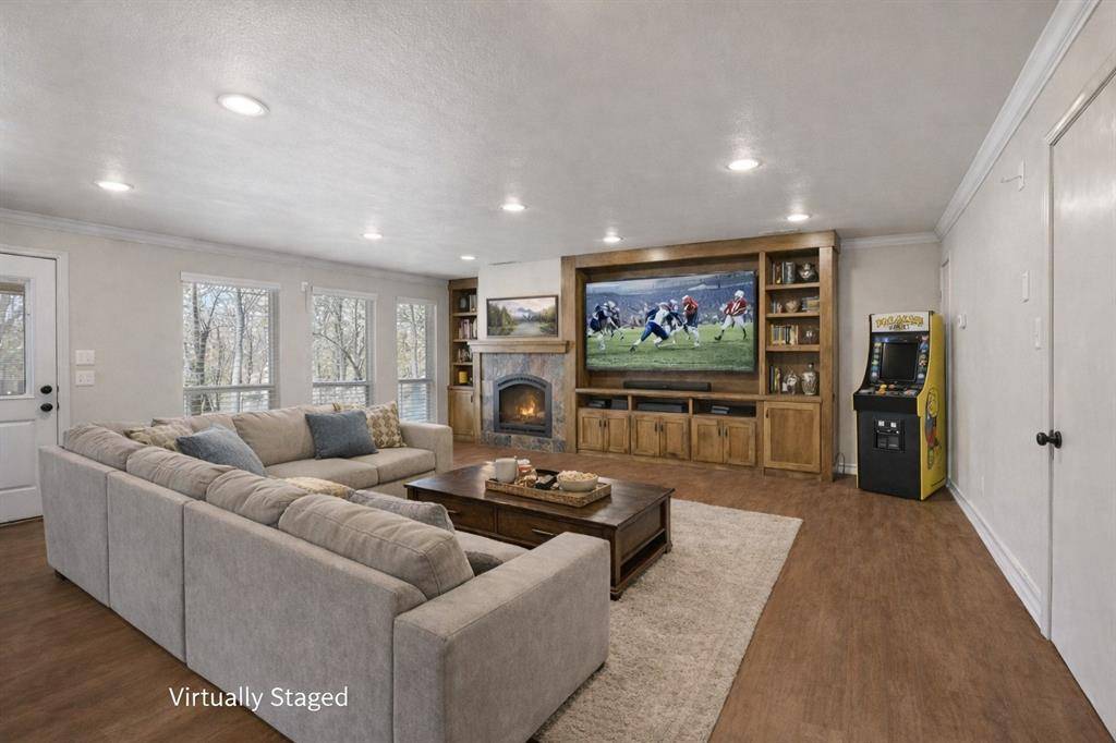 2800 Idlecreek Drive, Dalworthington Gardens, TX 76016