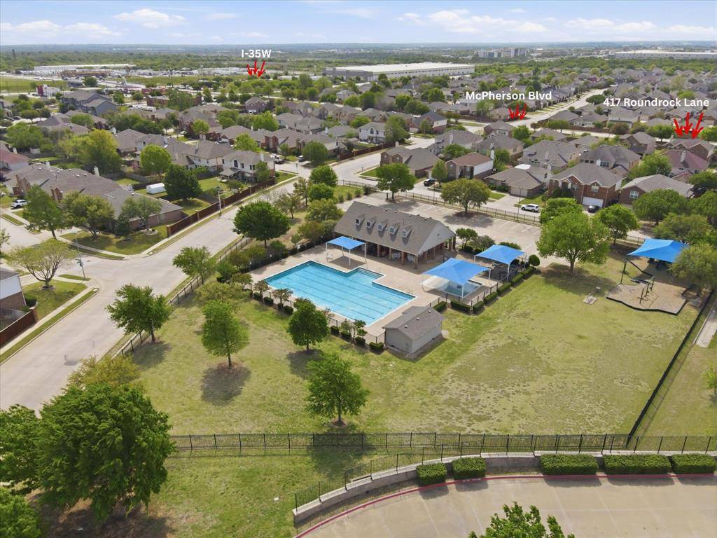 417 Roundrock Lane, Fort Worth, TX 76140