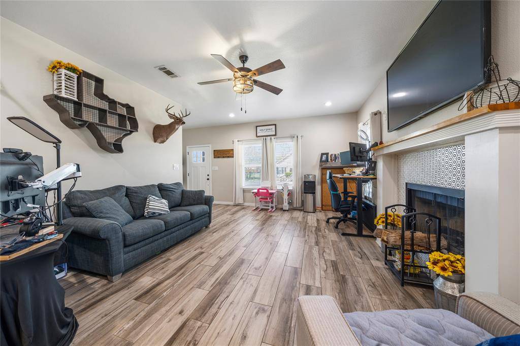 105 S 6th Street, Celeste, TX 75423