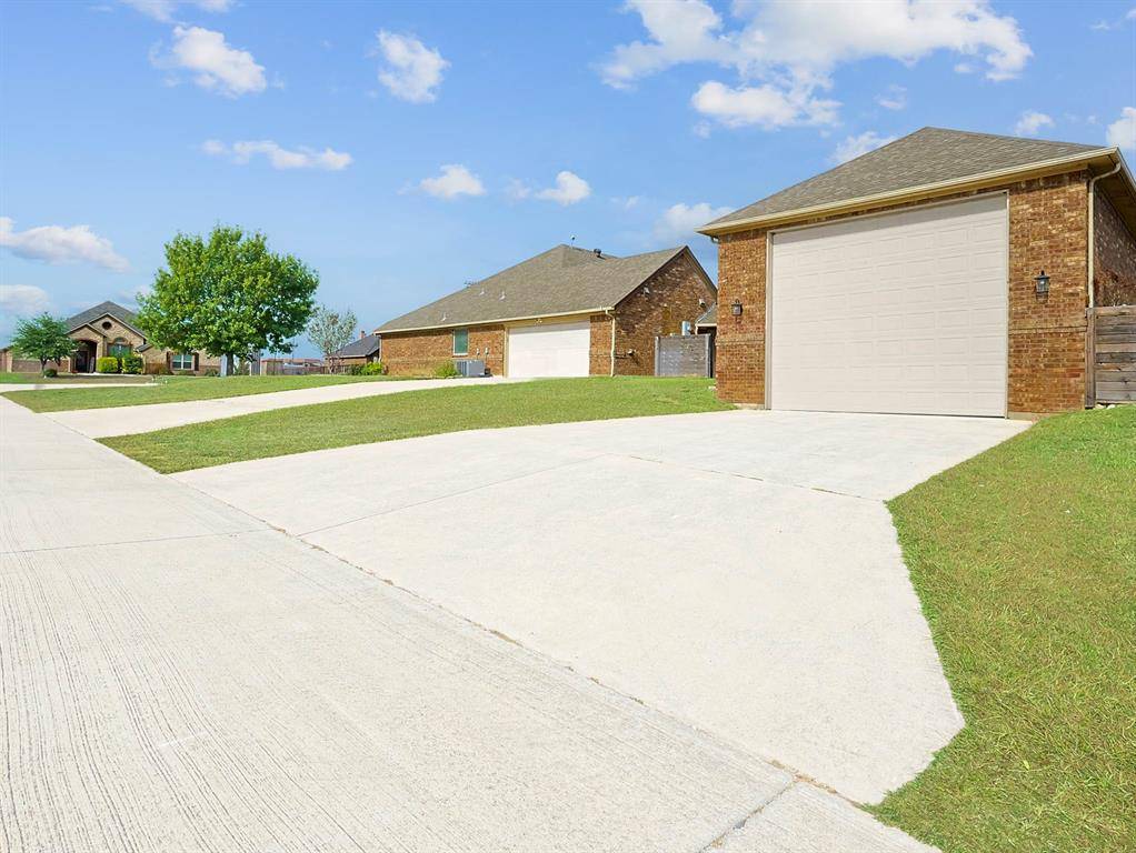 209 Clear Fork Trail, Rhome, TX 76078
