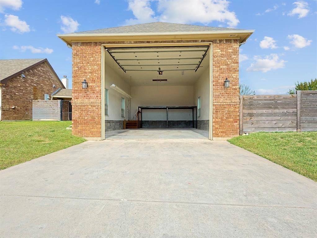 209 Clear Fork Trail, Rhome, TX 76078