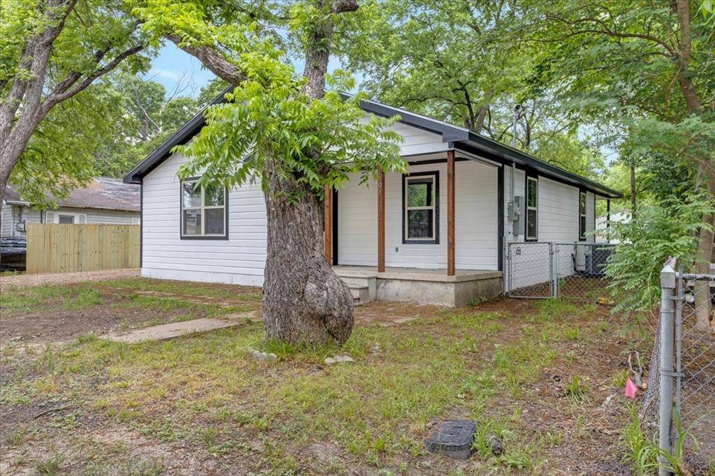 103 N Mill Street, Savoy, TX 75479