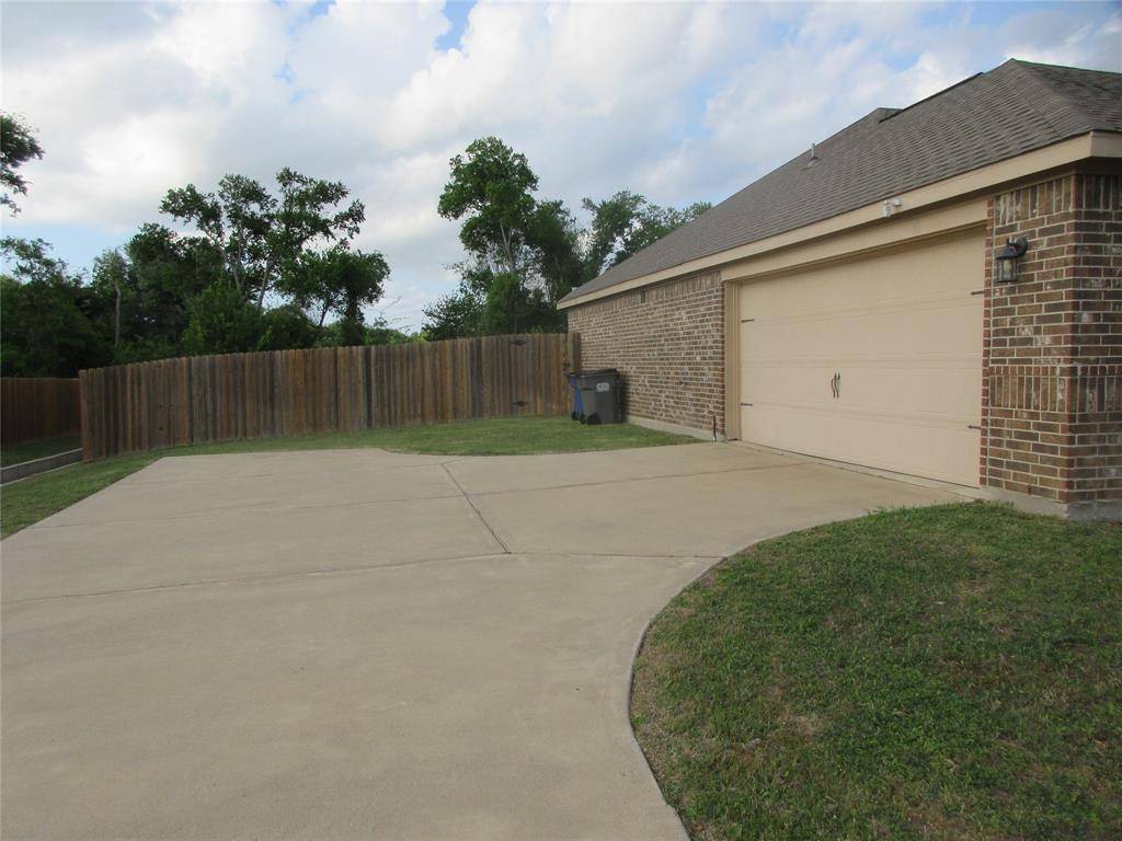 711 Milas Lane, Glenn Heights, TX 75154