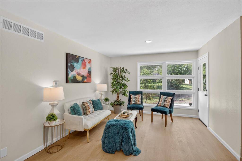 2424 Cloverdale Street, Arlington, TX 76010