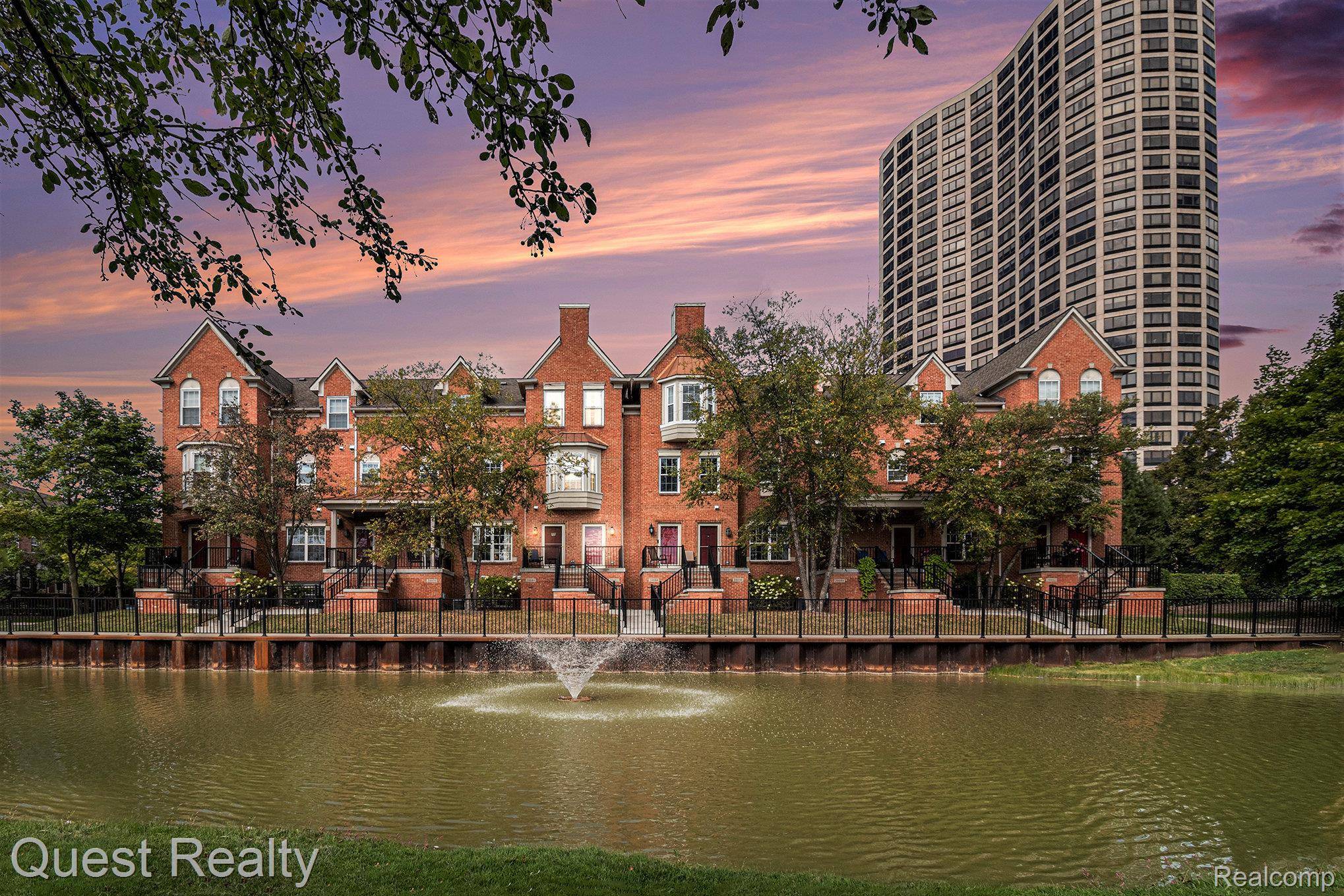 20082 Rodeo CT #8, Southfield, MI 48075