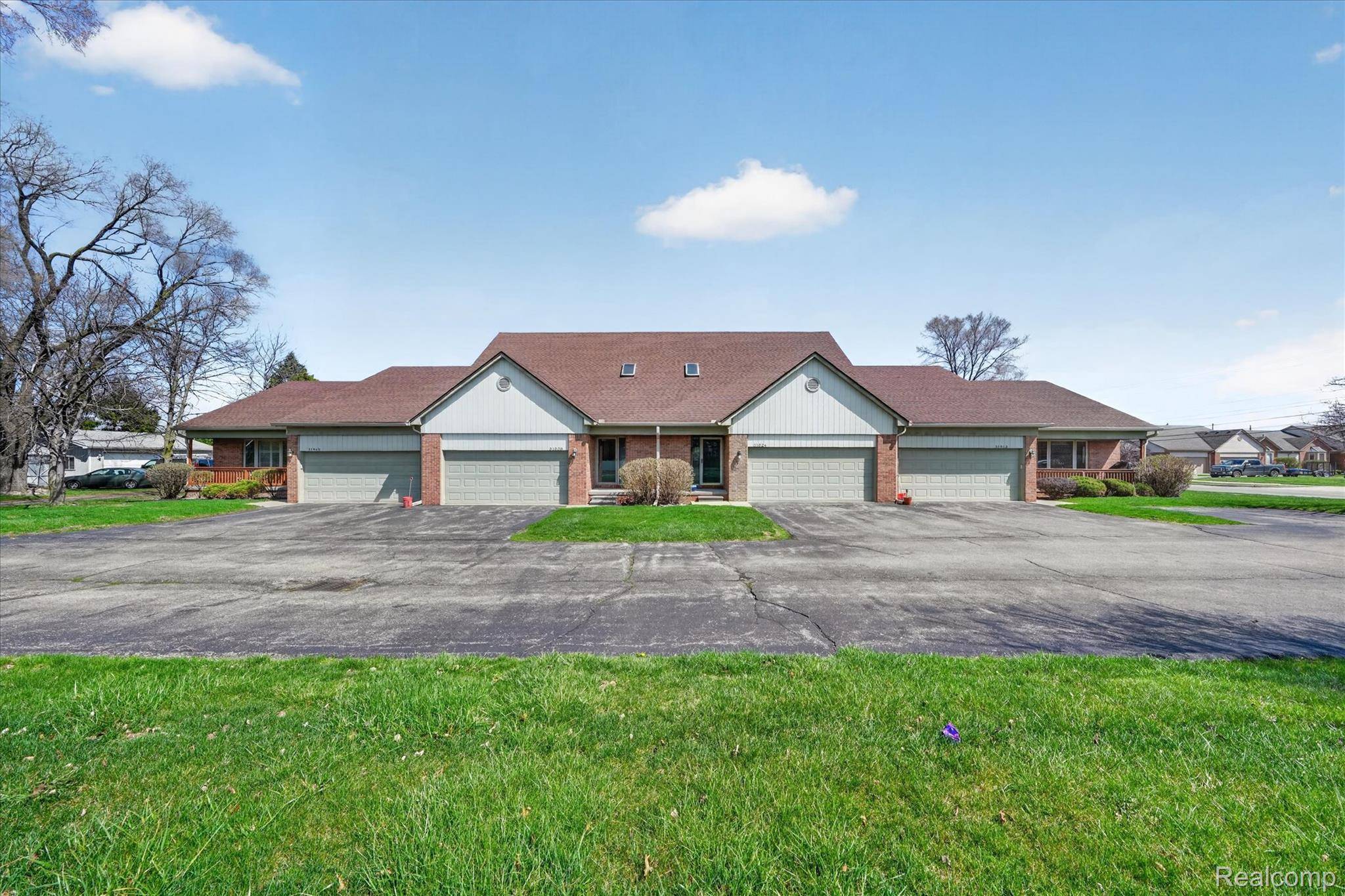 31924 Joseph Anthony CT, Warren, MI 48093