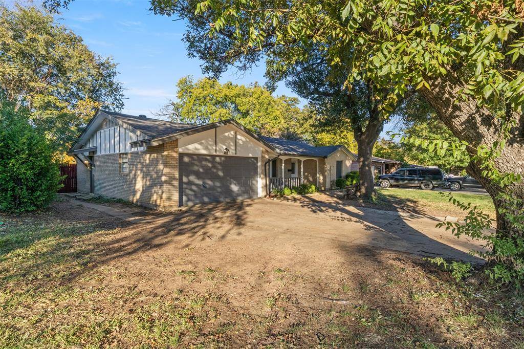 2007 E Park Row Drive, Arlington, TX 76010