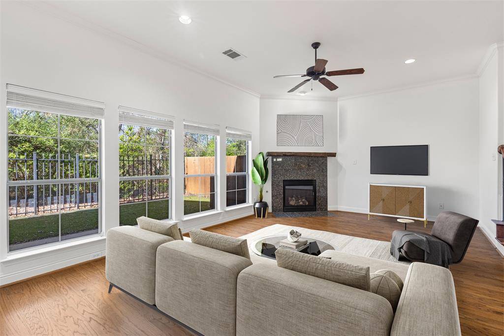 8813 Tudor Place, Dallas, TX 75228