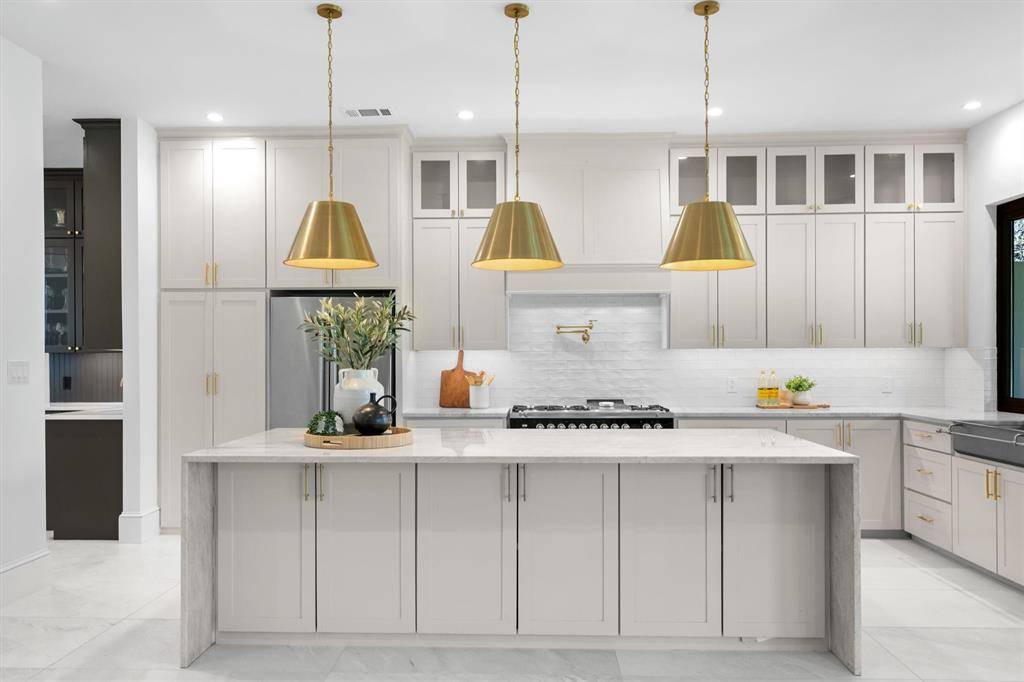 2419 Britt Drive, Argyle, TX 76226