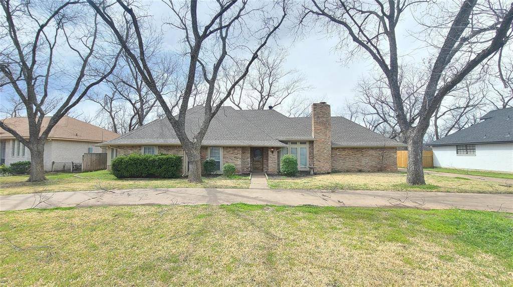 7519 Ravenswood Road, Granbury, TX 76049
