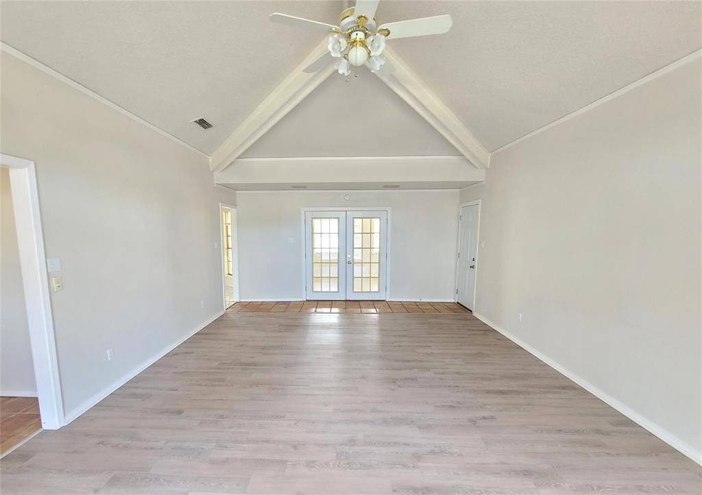 7519 Ravenswood Road, Granbury, TX 76049